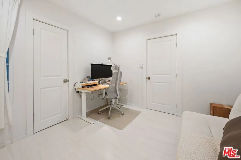 2233 4th Street #3 Santa Monica, CA 90405