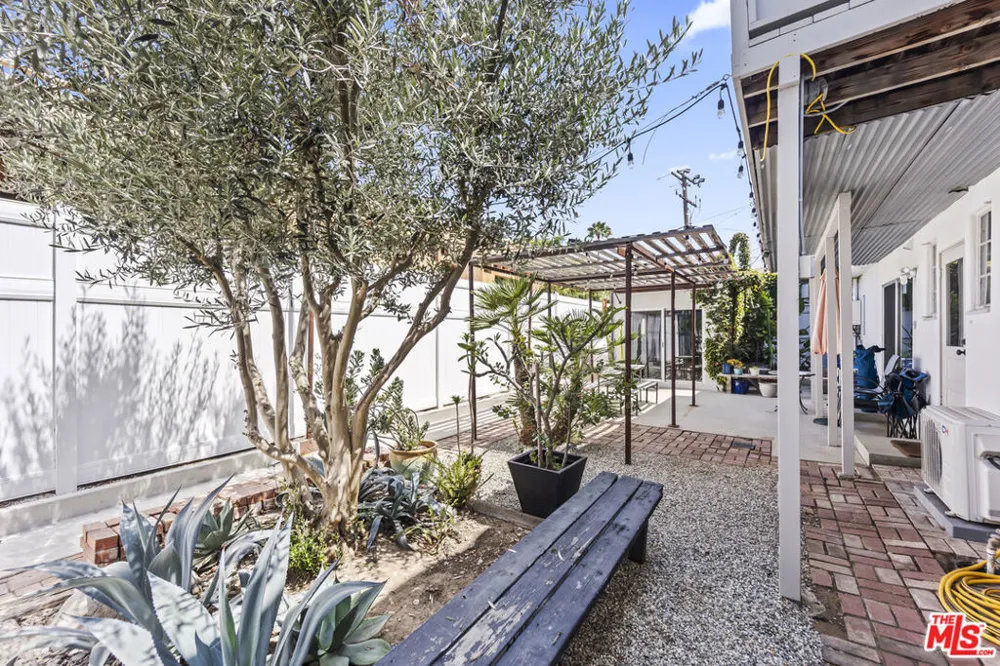1807 Montana Ave #D Santa Monica, CA 90403
