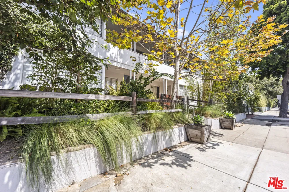 1807 Montana Ave #D Santa Monica, CA 90403