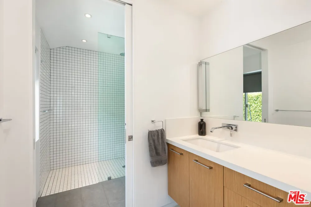 1807 Montana Ave #D Santa Monica, CA 90403