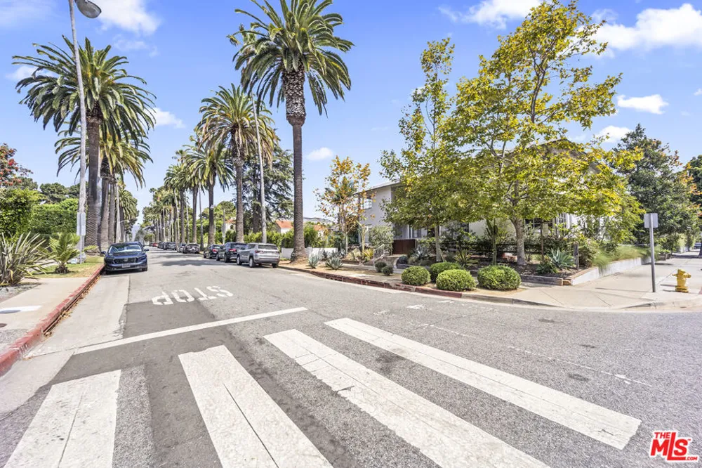 1807 Montana Ave #D Santa Monica, CA 90403