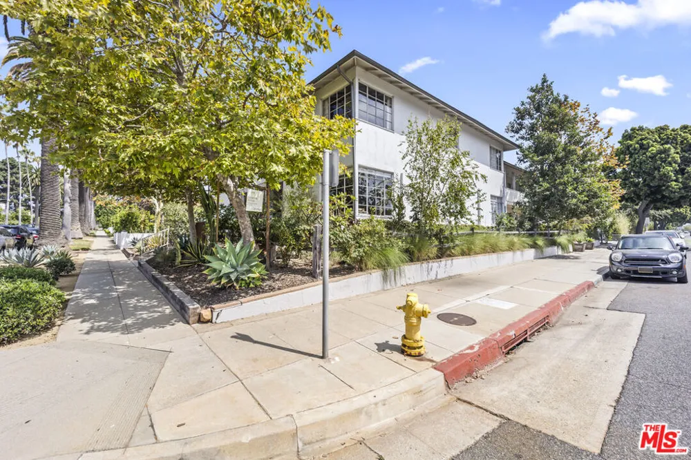 1807 Montana Ave #D Santa Monica, CA 90403