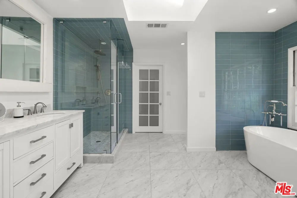 2761 Hutton Drive Los Angeles, CA 90210