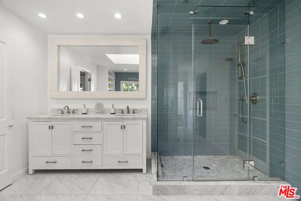 2761 Hutton Drive Los Angeles, CA 90210