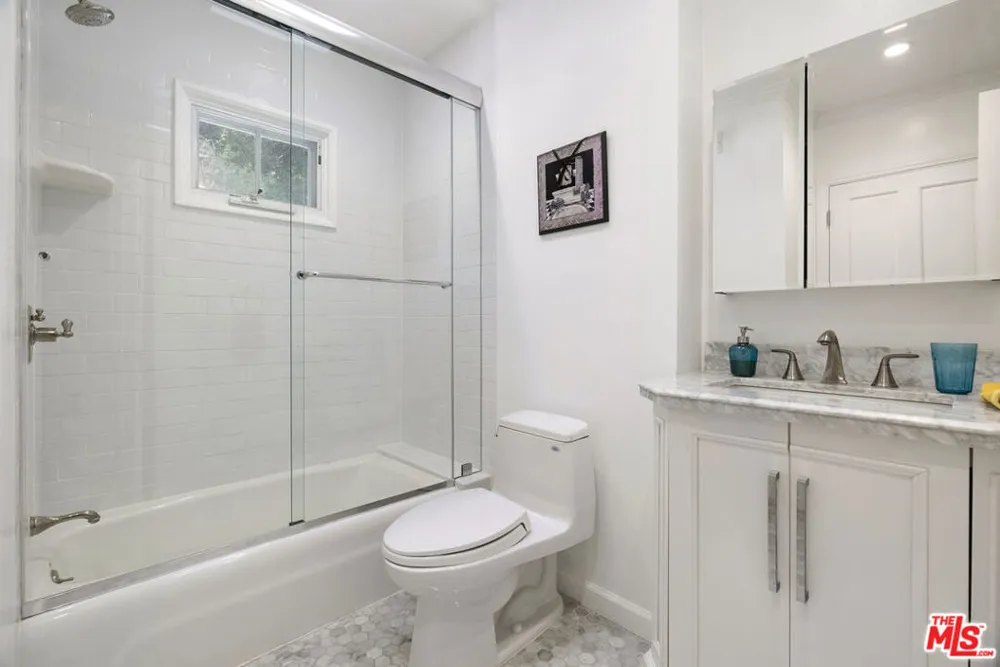 2761 Hutton Drive Los Angeles, CA 90210