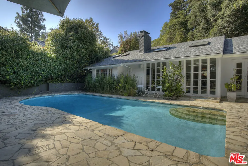 2761 Hutton Drive Los Angeles, CA 90210
