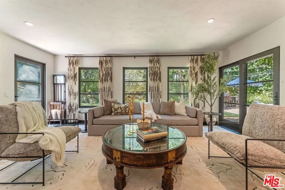 11662 Duque Drive Studio City, CA 91604