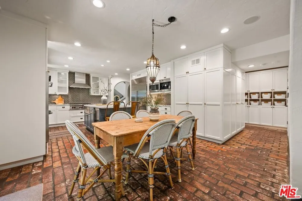 11662 Duque Drive Studio City, CA 91604