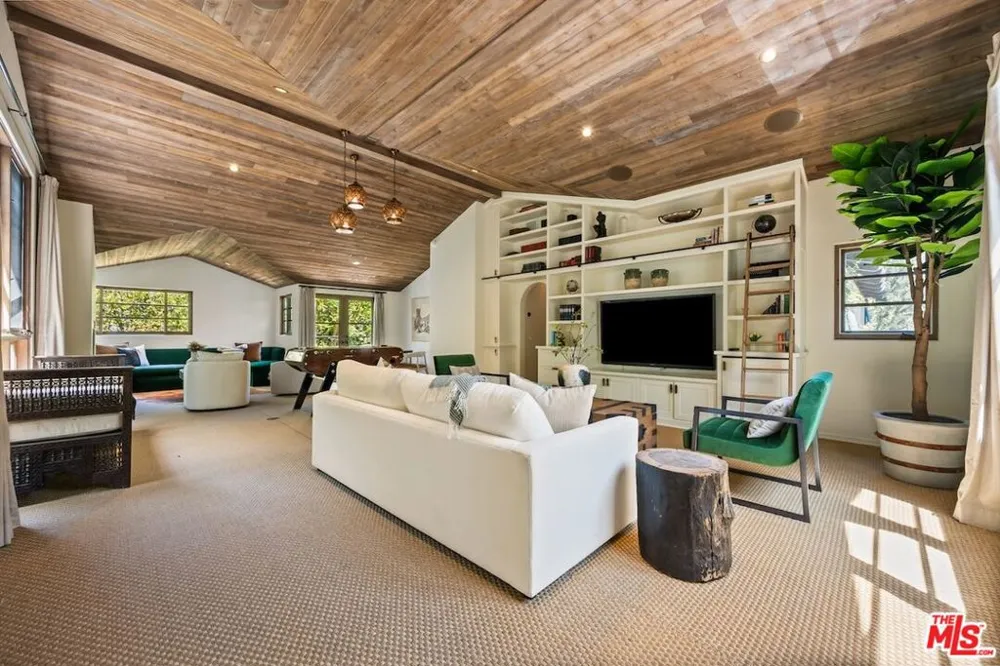 11662 Duque Drive Studio City, CA 91604