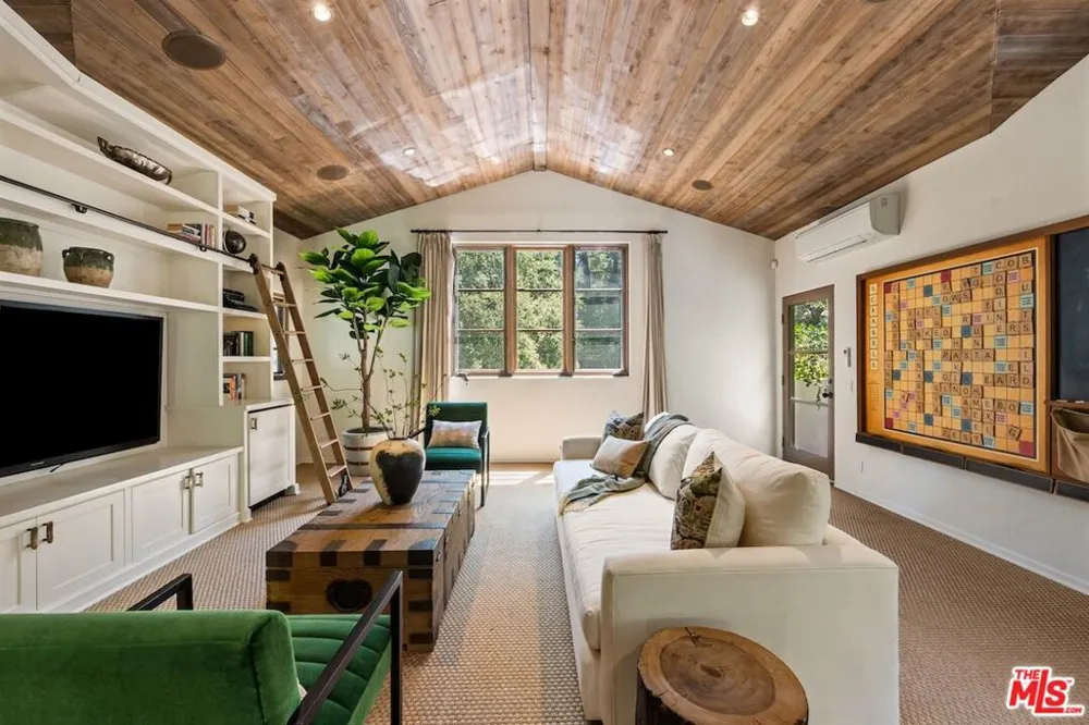 11662 Duque Drive Studio City, CA 91604