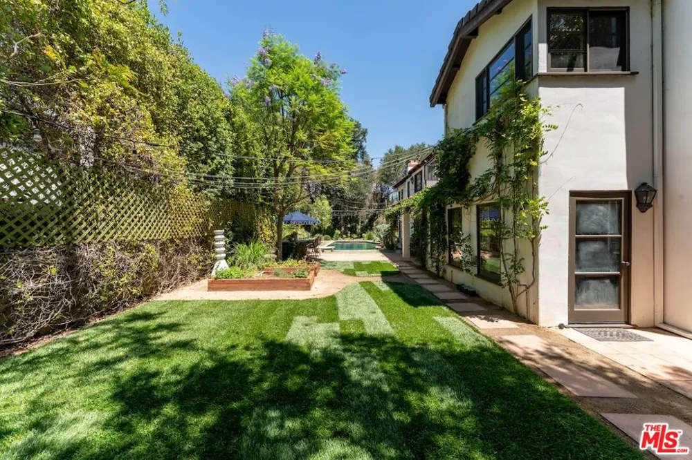 11662 Duque Drive Studio City, CA 91604
