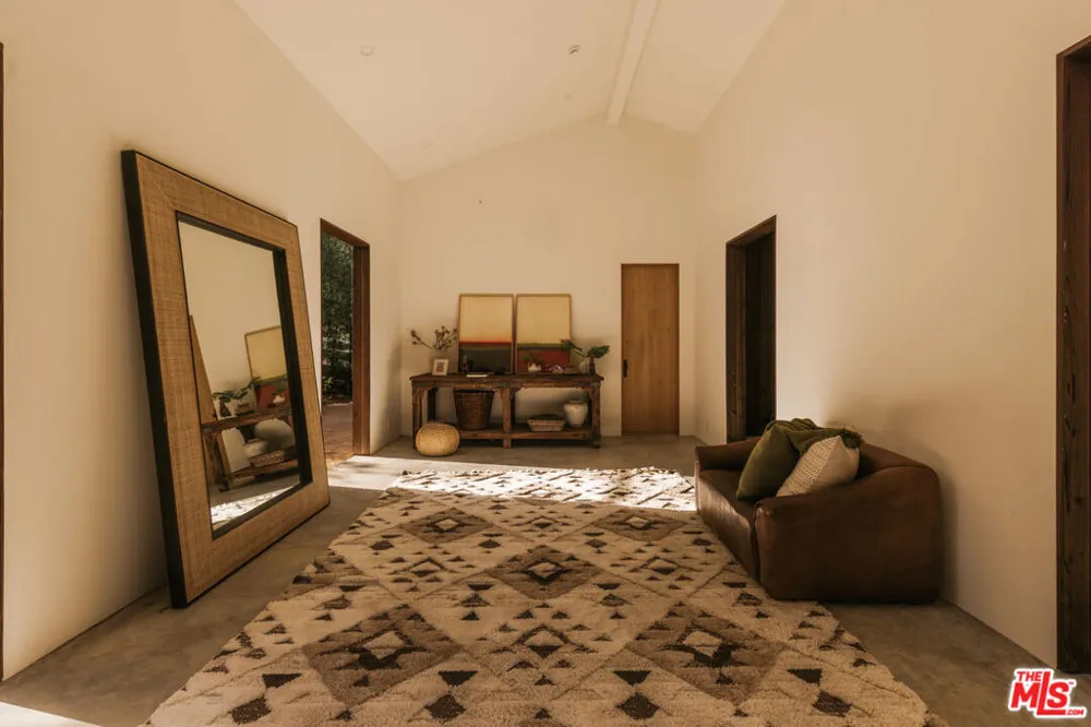 24877 Eldorado Meadow Road Hidden Hills, CA 91302