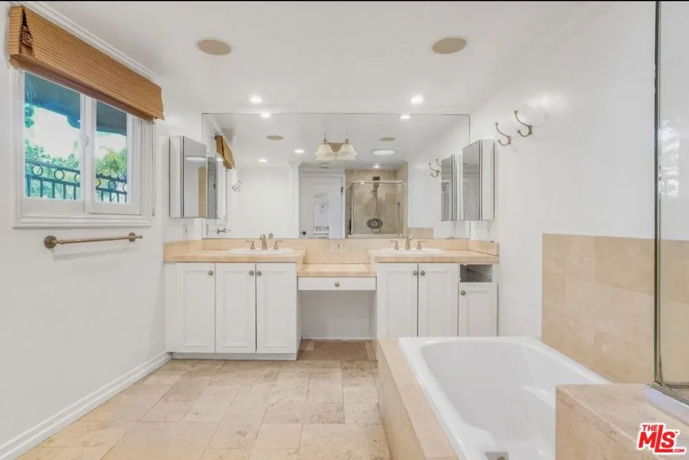 1157 Eventide Place Los Angeles, CA 90210