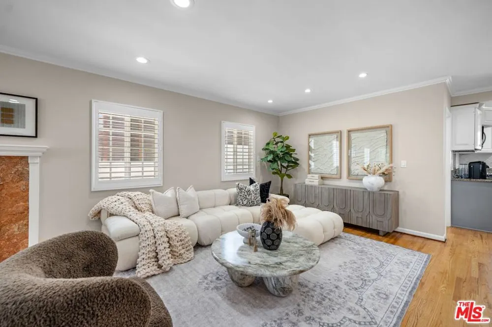 3317 Burritt Way La Crescenta, CA 91214