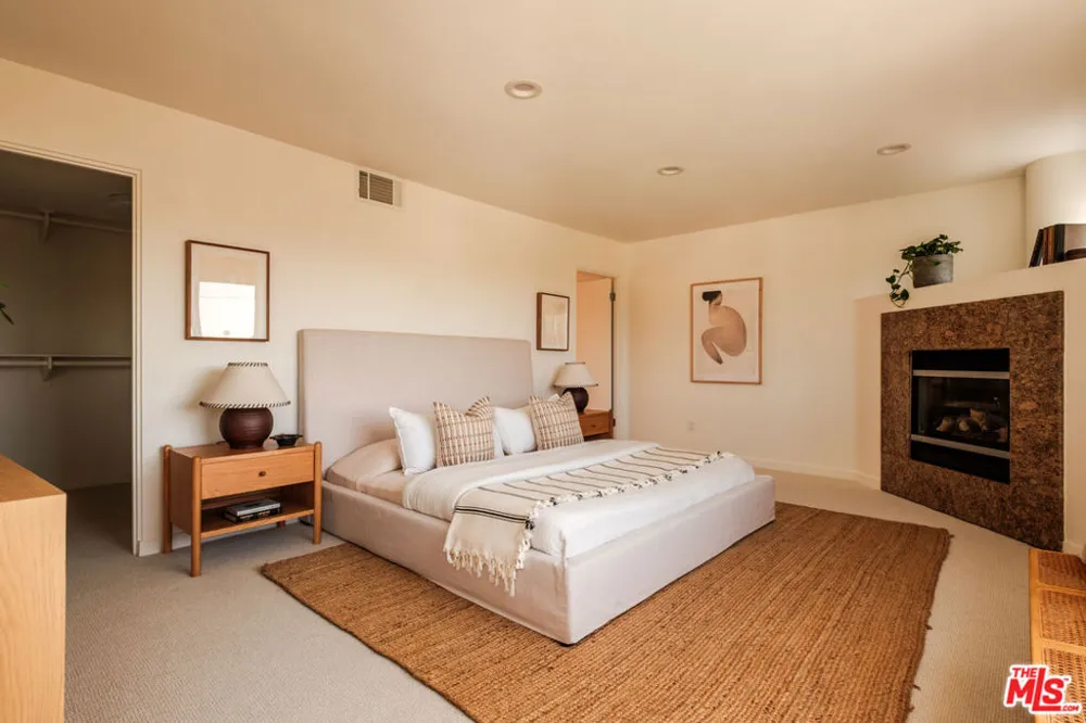 691 Mildred Avenue #2 Los Angeles, CA 90291