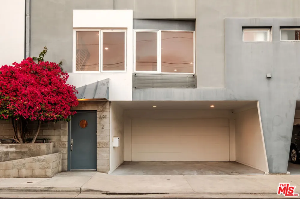 691 Mildred Avenue #2 Los Angeles, CA 90291