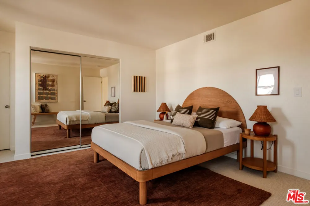691 Mildred Avenue #2 Los Angeles, CA 90291