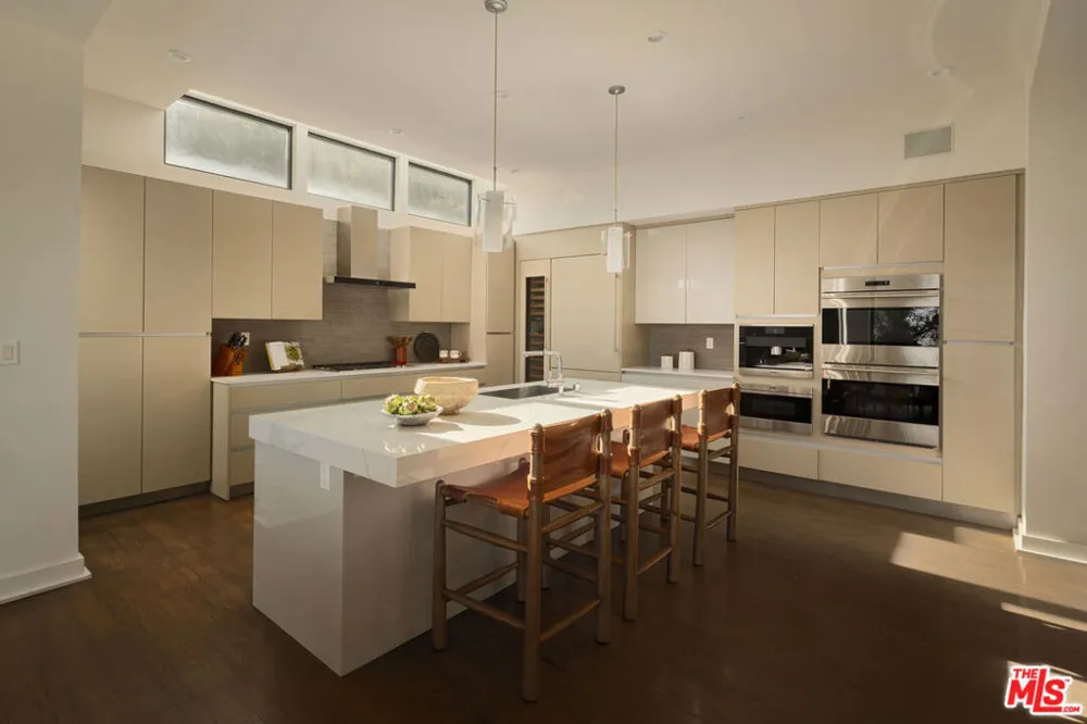 8540 Hedges Way Los Angeles, CA 90069