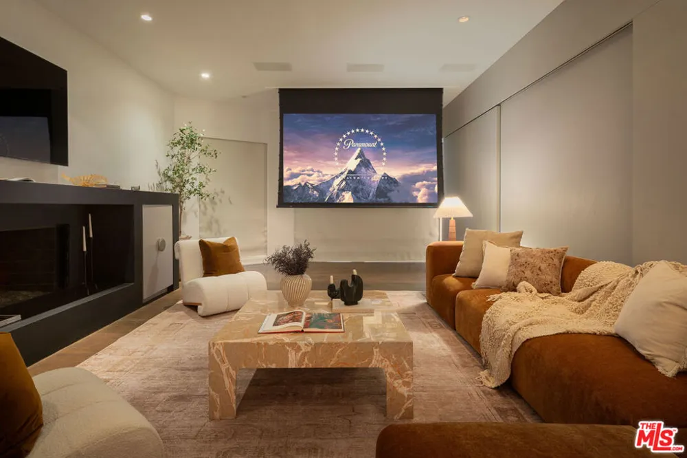 8540 Hedges Way Los Angeles, CA 90069