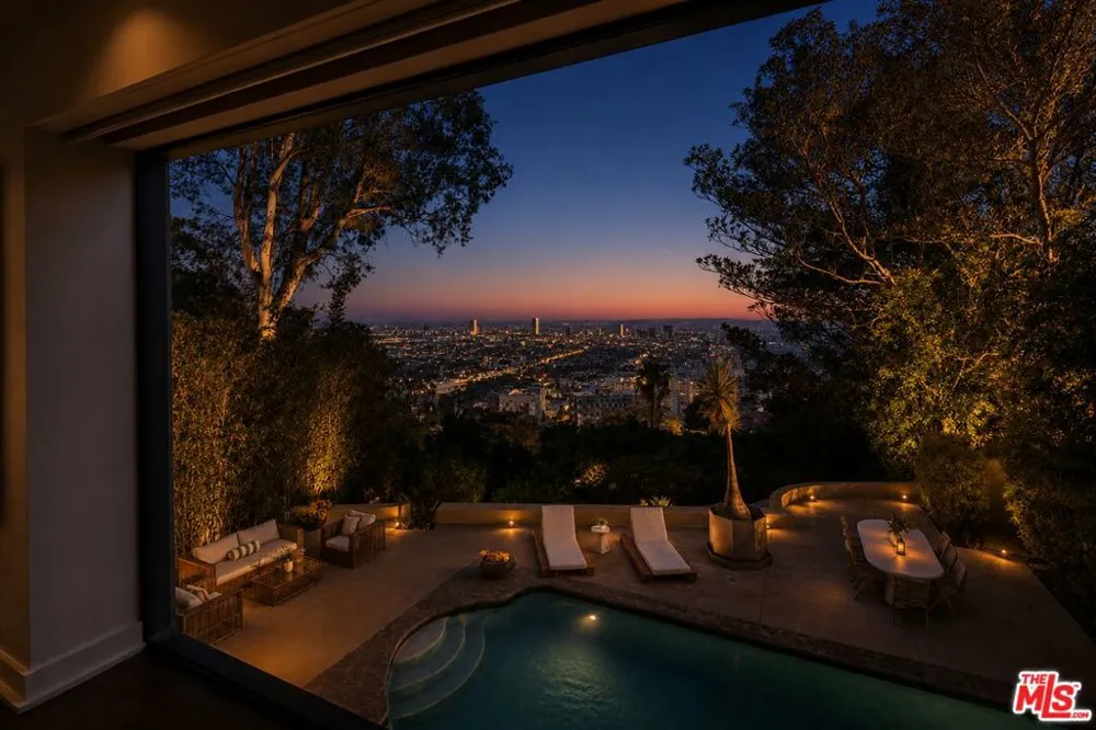 8540 Hedges Way Los Angeles, CA 90069