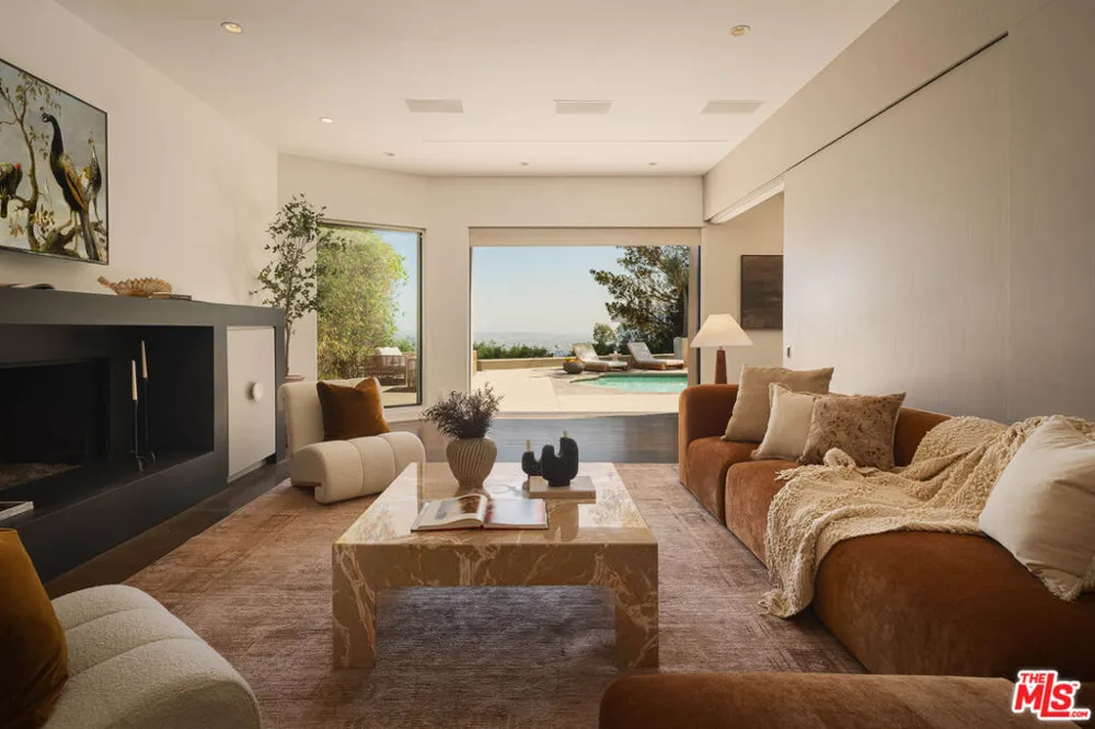 8540 Hedges Way Los Angeles, CA 90069