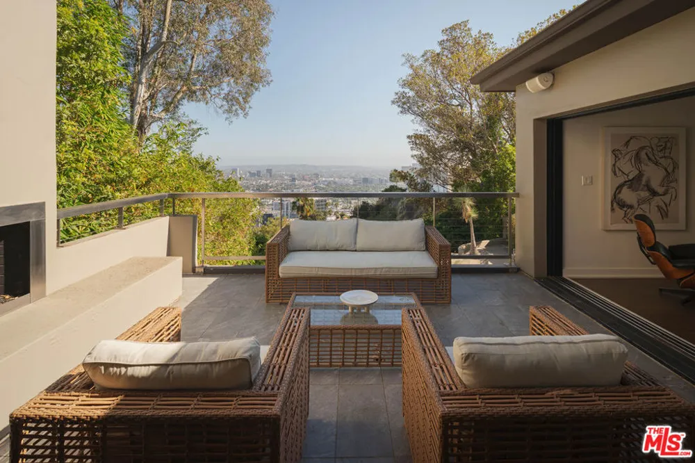 8540 Hedges Way Los Angeles, CA 90069