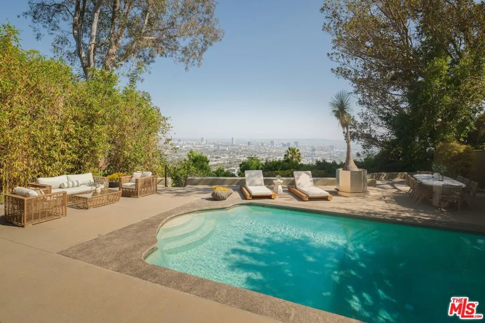 8540 Hedges Way Los Angeles, CA 90069