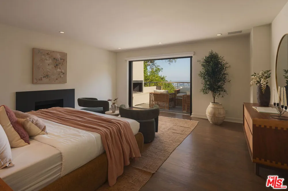 8540 Hedges Way Los Angeles, CA 90069