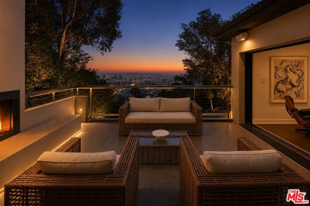 8540 Hedges Way Los Angeles, CA 90069