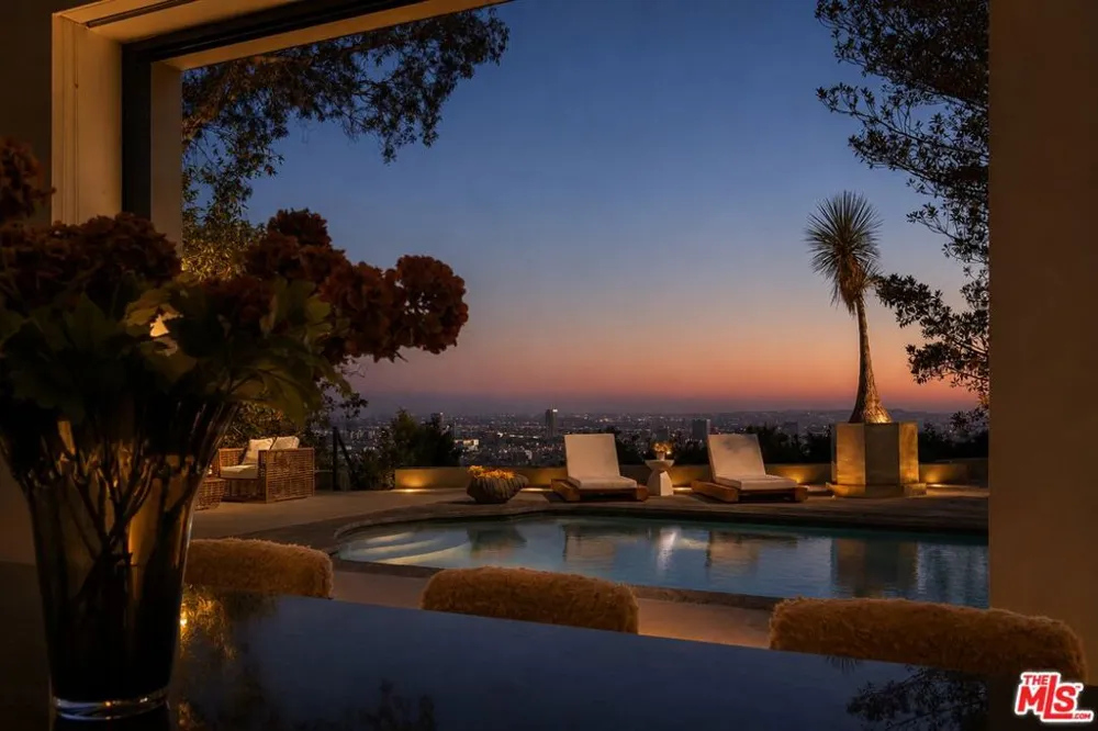 8540 Hedges Way Los Angeles, CA 90069