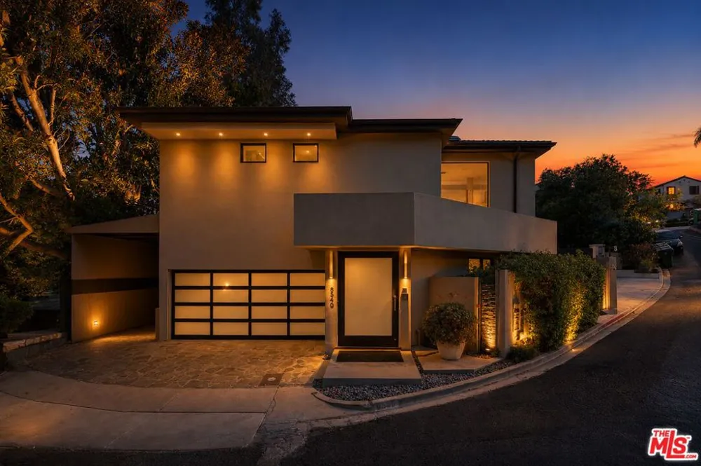 8540 Hedges Way Los Angeles, CA 90069