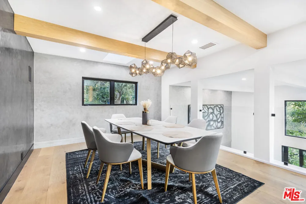 7317 Caverna Drive Los Angeles, CA 90068