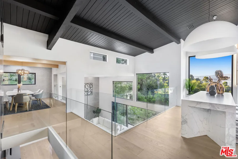 7317 Caverna Drive Los Angeles, CA 90068