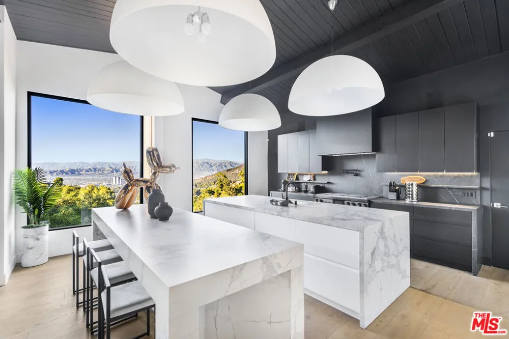 7317 Caverna Drive Los Angeles, CA 90068