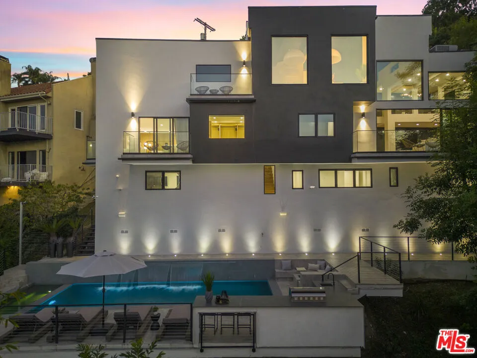 7317 Caverna Drive Los Angeles, CA 90068