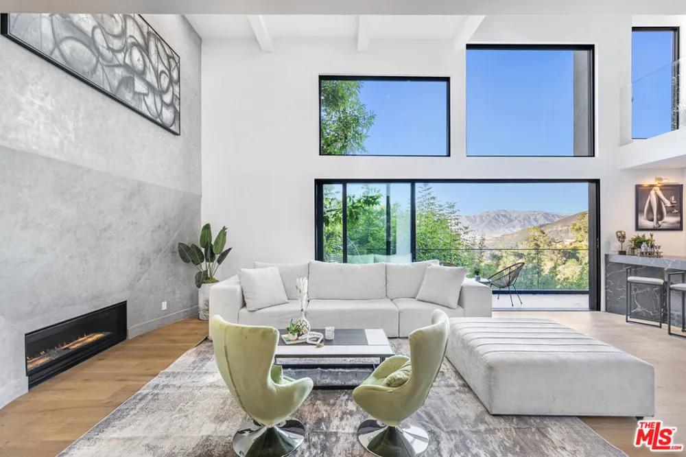 7317 Caverna Drive Los Angeles, CA 90068