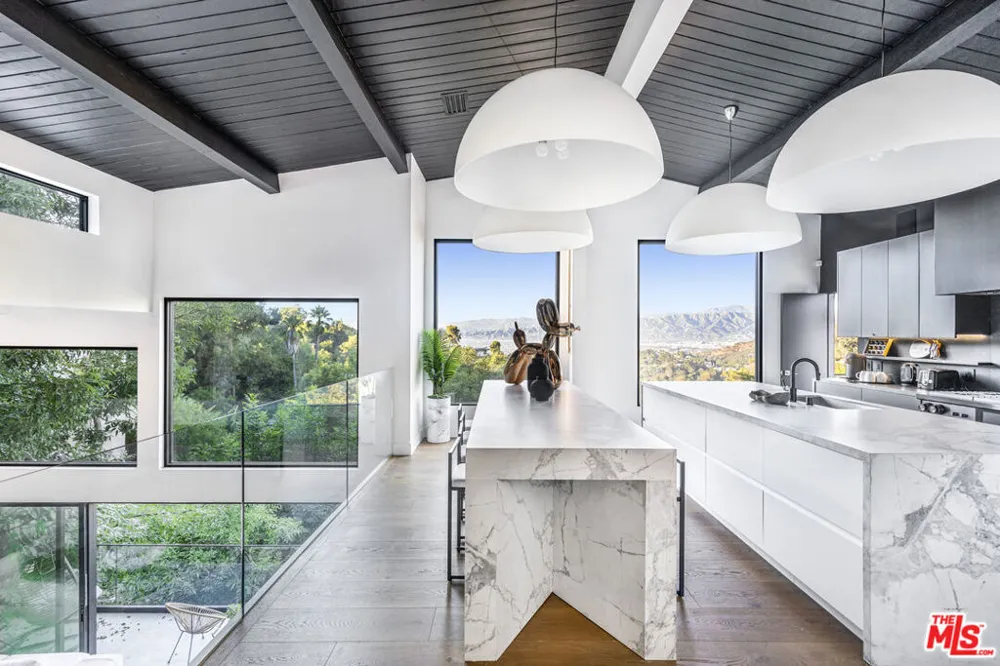 7317 Caverna Drive Los Angeles, CA 90068