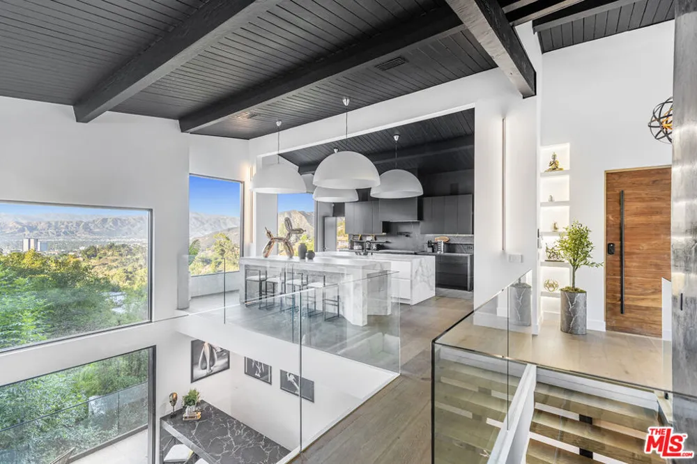 7317 Caverna Drive Los Angeles, CA 90068