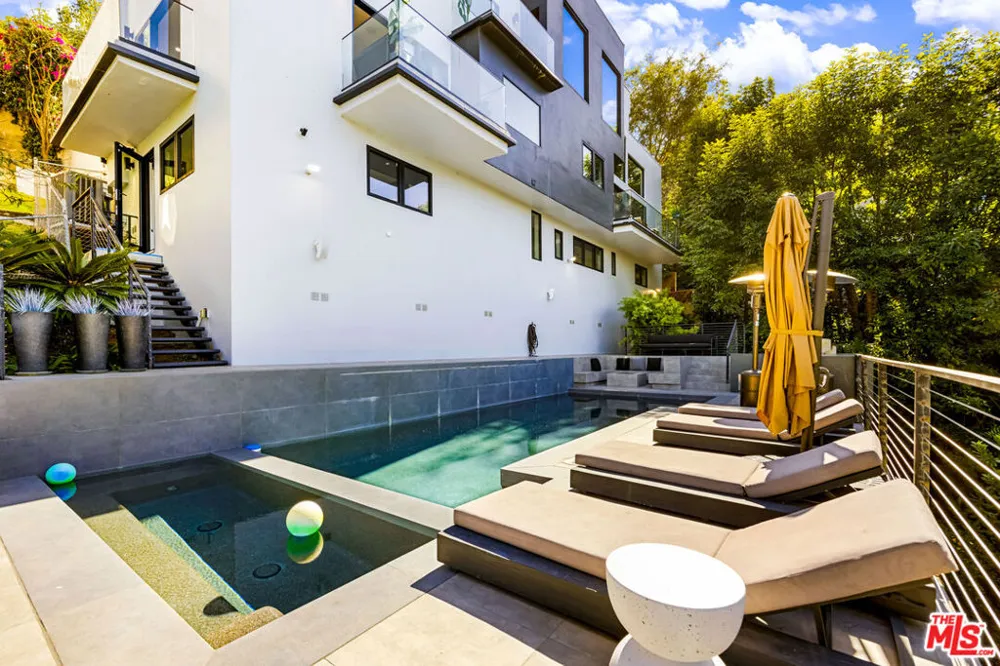 7317 Caverna Drive Los Angeles, CA 90068