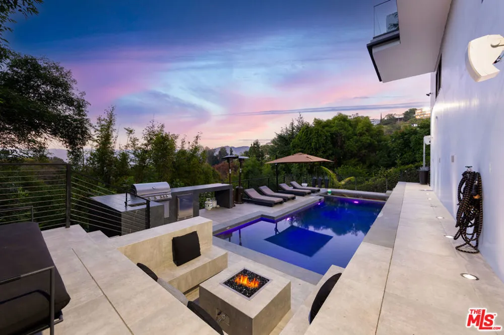7317 Caverna Drive Los Angeles, CA 90068