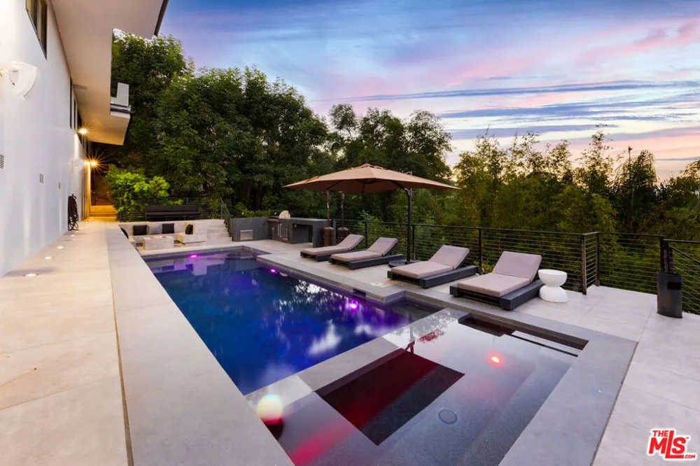 7317 Caverna Drive Los Angeles, CA 90068