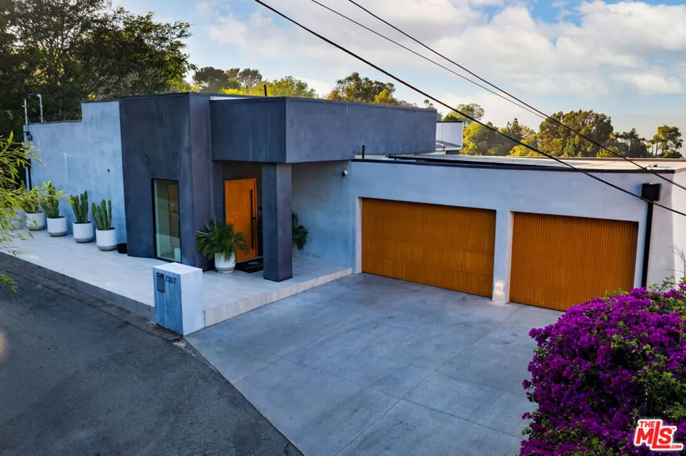 7317 Caverna Drive Los Angeles, CA 90068