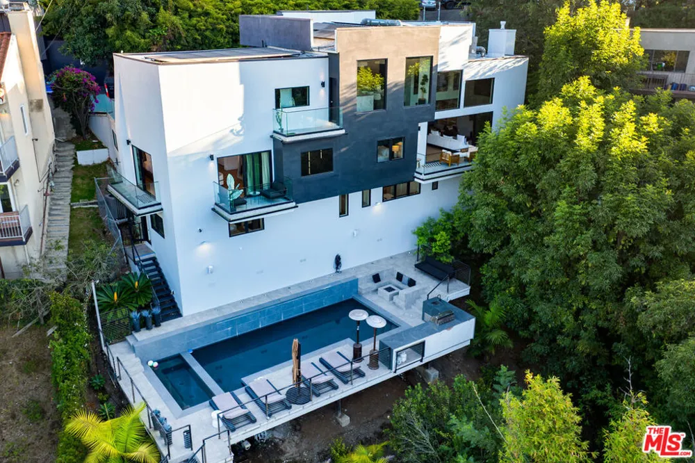 7317 Caverna Drive Los Angeles, CA 90068