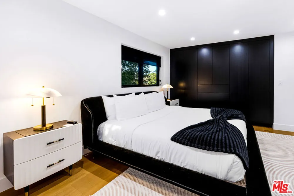 7317 Caverna Drive Los Angeles, CA 90068