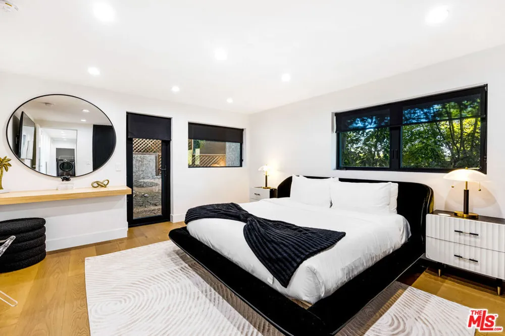 7317 Caverna Drive Los Angeles, CA 90068