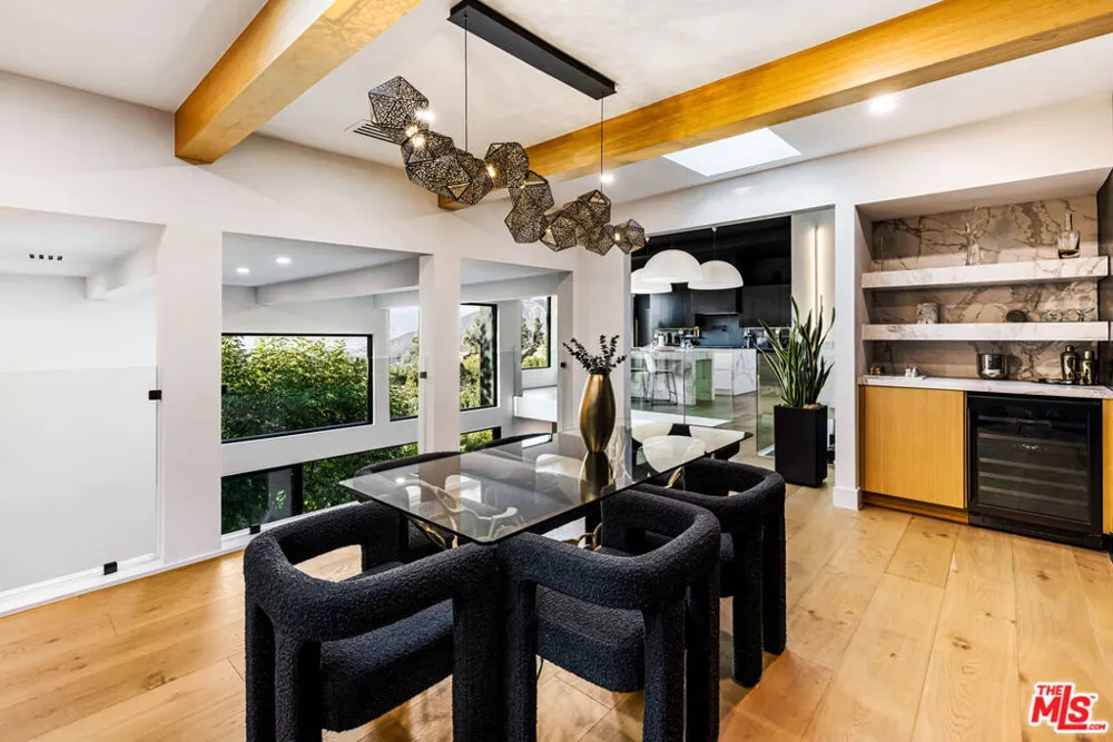 7317 Caverna Drive Los Angeles, CA 90068