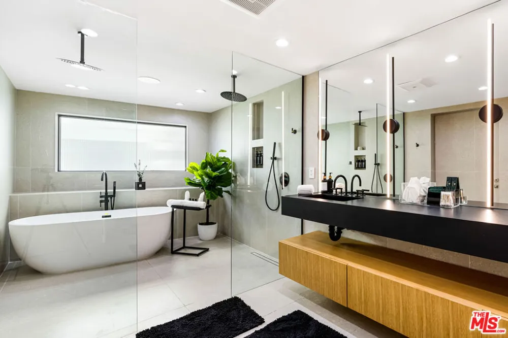 7317 Caverna Drive Los Angeles, CA 90068