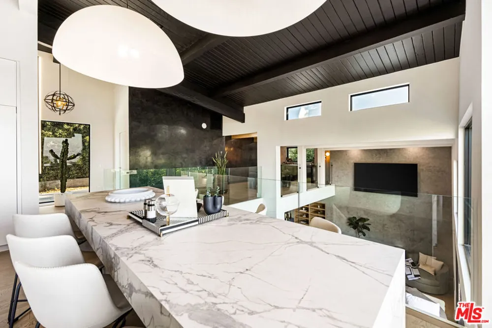 7317 Caverna Drive Los Angeles, CA 90068