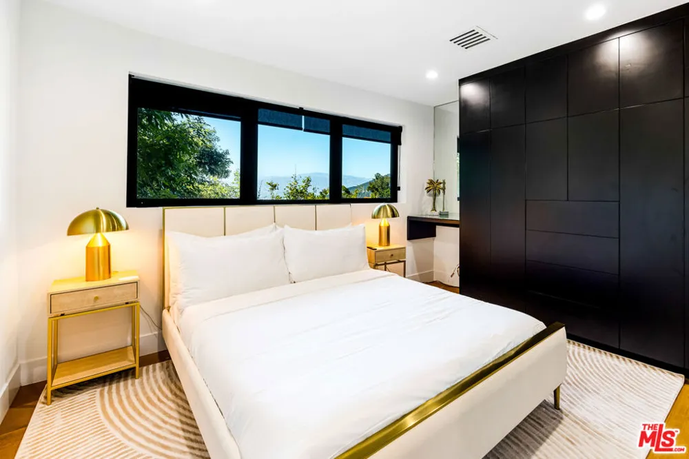 7317 Caverna Drive Los Angeles, CA 90068