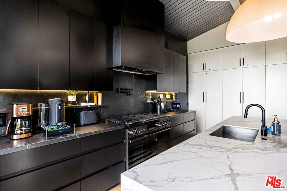 7317 Caverna Drive Los Angeles, CA 90068